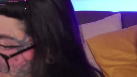 Snapshot of fairyflexxx chatting on 12-05-25, 12:08 Fairy online show from 12-05-25, 12:08