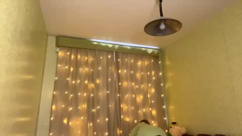 Ilona online show from 12-20-24, 09:32