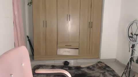 fairylatin online show from 02-06-25, 01:38