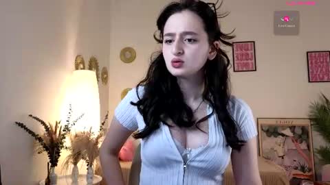 Sophia online show from 06-30-26, 07:31