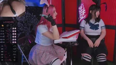 Snapshot of faketattoo chatting on 12-20-24, 05:29 Angelina and Alice online show from 12-20-24, 05:29