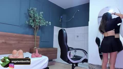 Snapshot of fallen_angel999777 chatting on 10-01-25, 11:49 Megan 630 1330 -5 online show from 10-01-25, 11:49