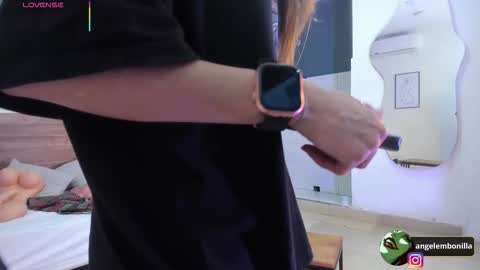 Snapshot of fallen_angel999777 chatting on 11-18-25, 12:31 Megan 630 1330 -5 online show from 11-18-25, 12:31