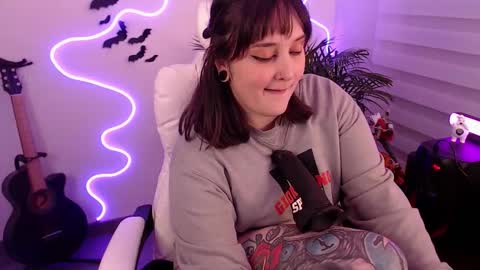 Snapshot of fallenag__ chatting on 10-20-25, 11:38 OF fallenag 1 online show from 10-20-25, 11:38