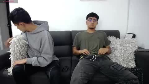 Snapshot of fallgays chatting on 02-26-25, 12:05 FallGays online show from 02-26-25, 12:05