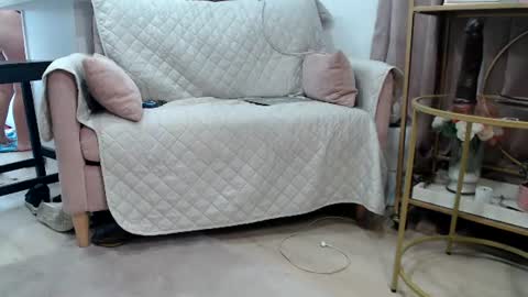 Snapshot of fallonxgray chatting on 06-18-26, 05:39 Fallon Gray online show from 06-18-26, 05:39