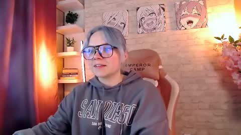 Snapshot of fancybella chatting on 09-30-25, 02:55 Bella online show from 09-30-25, 02:55