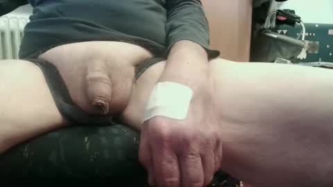 Fan from Lovens Lush   EMAILhumblepie 1   online show from 12-16-25, 06:29