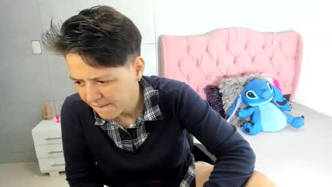 Snapshot of fanny_18 chatting on 09-13-25, 02:22 FANNY online show from 09-13-25, 02:22