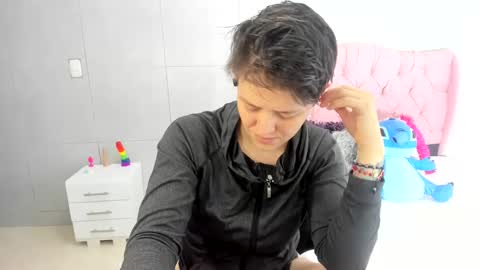 Snapshot of fanny_18 chatting on 09-30-25, 01:21 FANNY online show from 09-30-25, 01:21