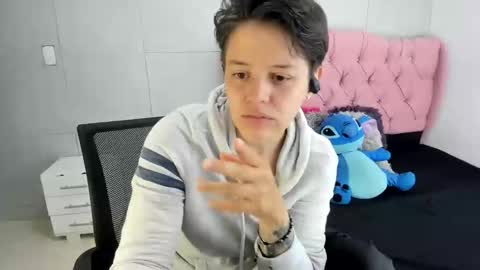 Snapshot of fanny_18 chatting on 10-17-25, 03:47 FANNY online show from 10-17-25, 03:47