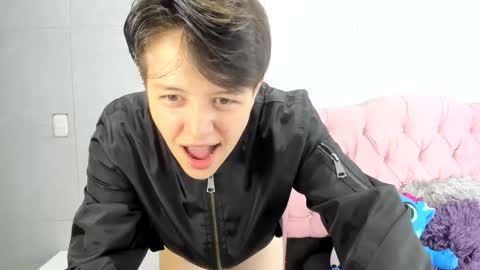 Snapshot of fanny_18 chatting on 10-21-25, 03:24 FANNY online show from 10-21-25, 03:24