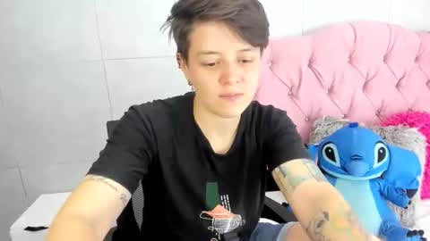 Snapshot of fanny_18 chatting on 10-31-25, 07:26 FANNY online show from 10-31-25, 07:26