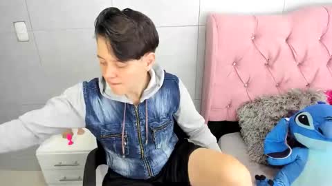 Snapshot of fanny_18 chatting on 11-20-25, 03:50 FANNY online show from 11-20-25, 03:50