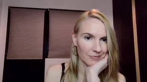 Fanny online show from 01-03-25, 01:27