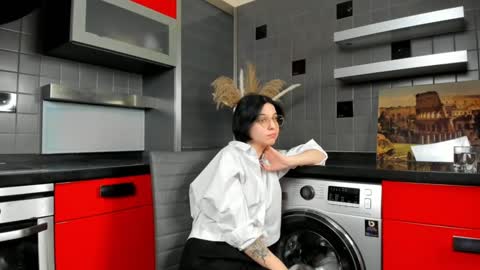 Snapshot of fannyharber chatting on 12-22-24, 08:38 Mia online show from 12-22-24, 08:38