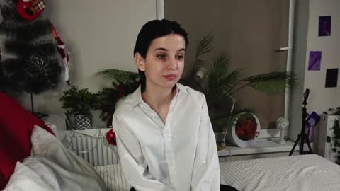 Snapshot of fannyharber chatting on 12-27-24, 07:08 Mia online show from 12-27-24, 07:08