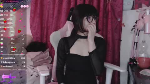 Snapshot of fantasma_gei chatting on 12-15-24, 01:02 Fantasma. online show from 12-15-24, 01:02