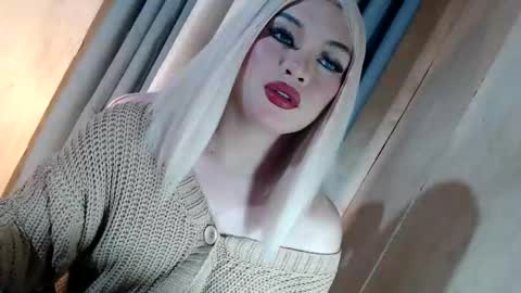 DANIELLA - DONT FORGET TO GIVE ME A THUMBSU UP online show from 05-21-26, 09:55