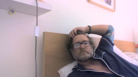 fantasying01 online show from 09-17-25, 05:53