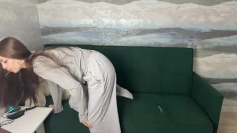 Snapshot of farahmantifel chatting on 10-16-25, 12:39 Anna Scovich online show from 10-16-25, 12:39