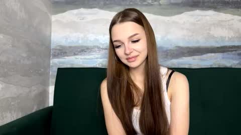 Snapshot of farahmantifel chatting on 12-15-25, 12:53 Anna Scovich online show from 12-15-25, 12:53