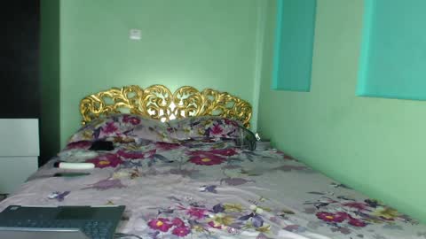 farfalina online show from 04-08-26, 02:11