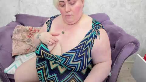 Snapshot of fashiona chatting on 01-16-25, 01:37 fashiona online show from 01-16-25, 01:37