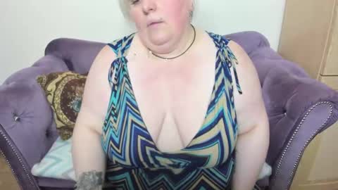 Snapshot of fashiona chatting on 10-08-25, 08:17 fashiona online show from 10-08-25, 08:17