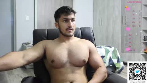 fatherfly001 online show from 10-07-25, 10:51