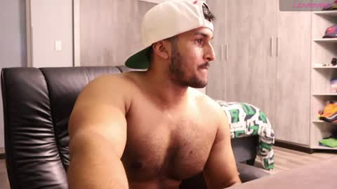 Snapshot of fatherfly001 chatting on 06-17-26, 12:35 fatherfly001 online show from 06-17-26, 12:35