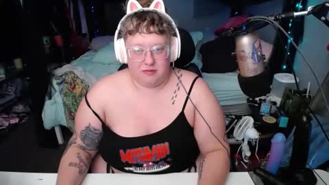 FatVeronica online show from 01-18-25, 06:24