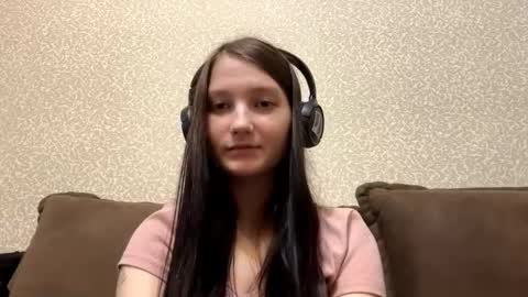 Aurora 18yo online show from 10-22-25, 08:14