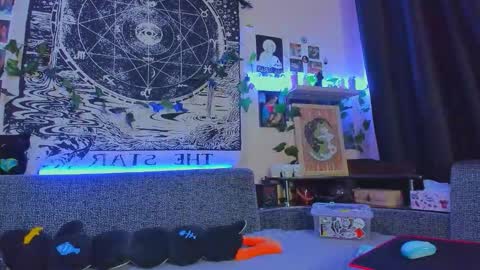 Snapshot of fearlessdiva_x chatting on 11-20-25, 02:12 Diva online show from 11-20-25, 02:12