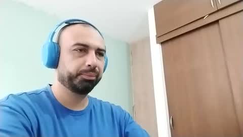 Snapshot of federikofer2 chatting on 11-02-25, 12:07 federico online show from 11-02-25, 12:07