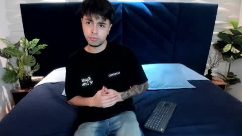 Snapshot of fedeviale chatting on 06-23-26, 04:10 Fede online show from 06-23-26, 04:10