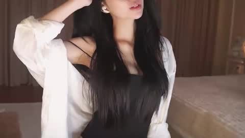 feel_me_00 online show from 11-16-25, 10:48