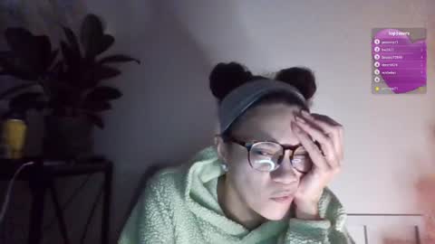 Snapshot of feetnymph chatting on 01-13-25, 08:37 Soley online show from 01-13-25, 08:37