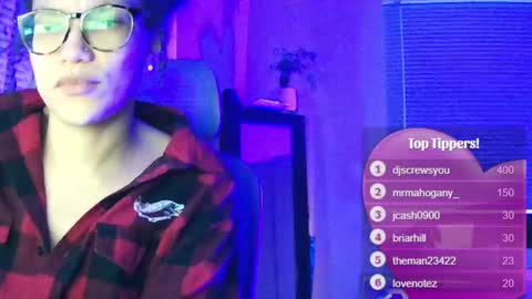 Snapshot of feetnymph chatting on 01-16-25, 03:23 Soley online show from 01-16-25, 03:23