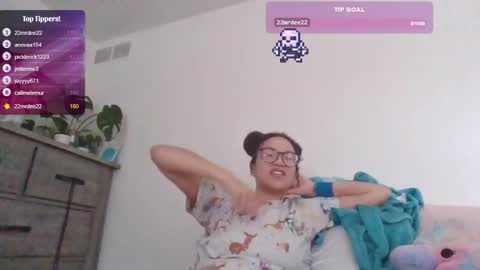 Snapshot of feetnymph chatting on 02-24-25, 08:36 Soley online show from 02-24-25, 08:36