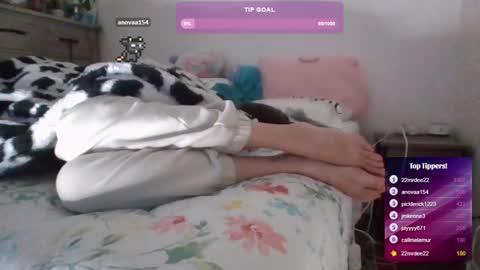 Snapshot of feetnymph chatting on 02-26-25, 02:15 Soley online show from 02-26-25, 02:15