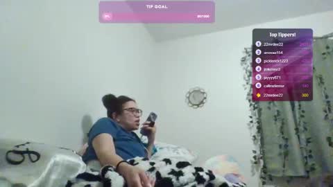 Snapshot of feetnymph chatting on 03-12-25, 03:35 Soley online show from 03-12-25, 03:35