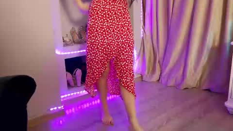 Snapshot of feetvibe chatting on 11-20-25, 09:53 FeetVibe online show from 11-20-25, 09:53