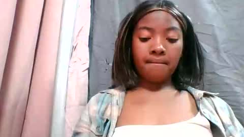 Snapshot of felice364342 chatting on 05-23-26, 07:18 felice364342 online show from 05-23-26, 07:18