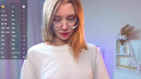 Snapshot of feliceallston chatting on 10-27-25, 11:03 Doris online show from 10-27-25, 11:03