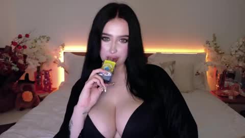 Felicia Herceg online show from 10-23-25, 11:46