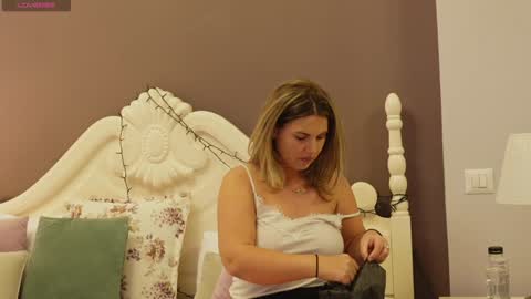 FeliciaKrige online show from 01-17-25, 10:01