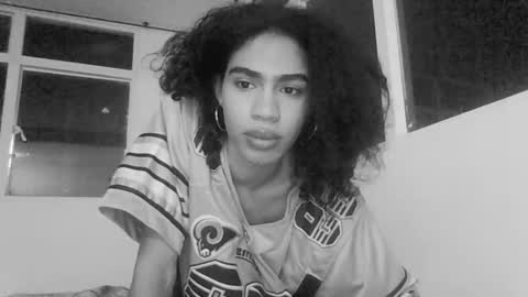 Snapshot of felinexoxo chatting on 10-19-25, 10:05 FELINE online show from 10-19-25, 10:05