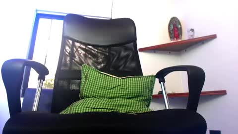 Snapshot of felipevega01 chatting on 02-25-25, 12:03 felipe online show from 02-25-25, 12:03