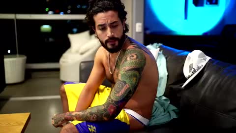 Felix Candela  online show from 01-18-25, 04:48